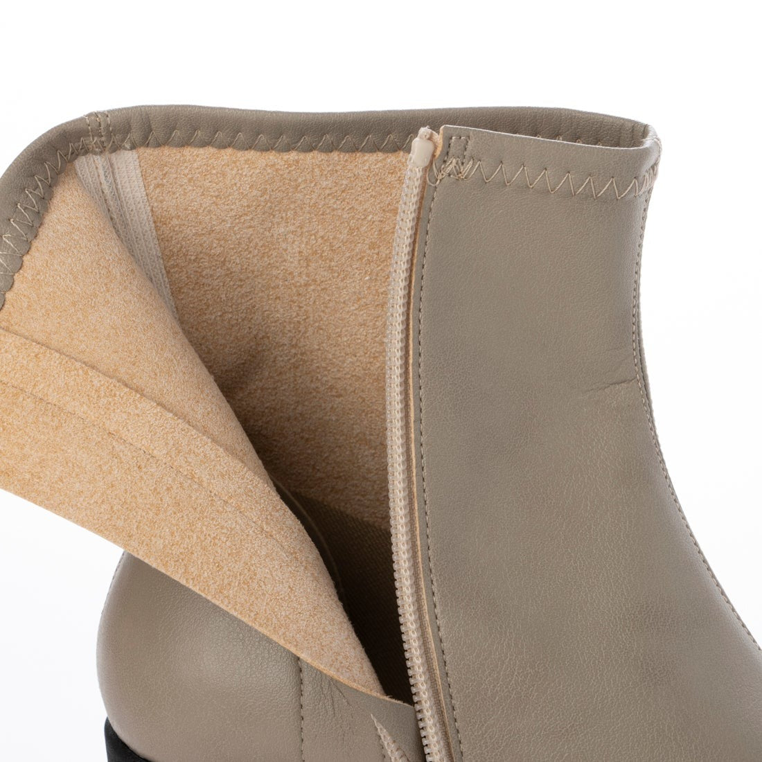 イタリコ ITALICO ふかふか 厚底 シンプル 楽ちん コンフォートショートブーツ  （69it600）