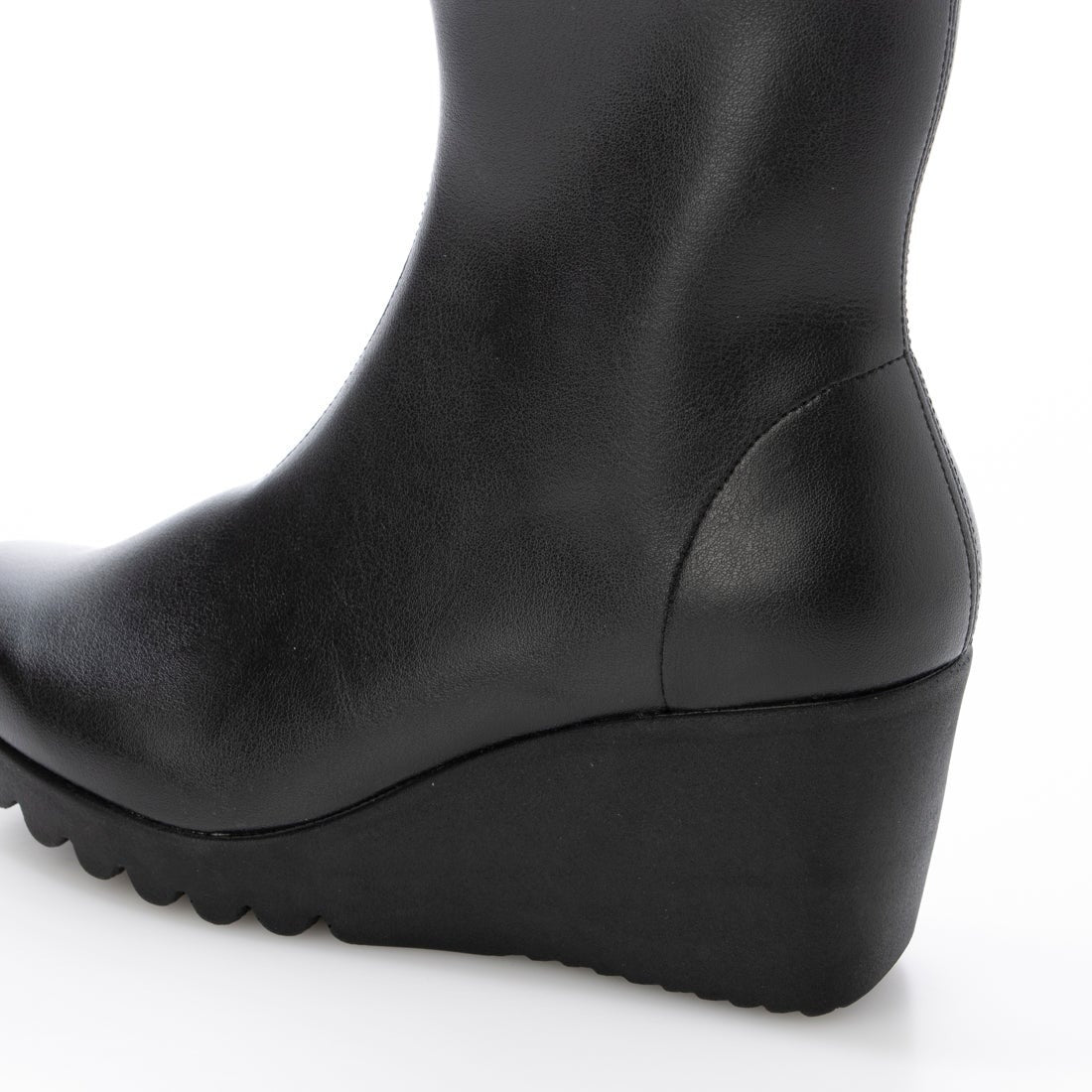 イタリコ ITALICO ふかふか 厚底 シンプル 楽ちん コンフォートショートブーツ  （69it600）